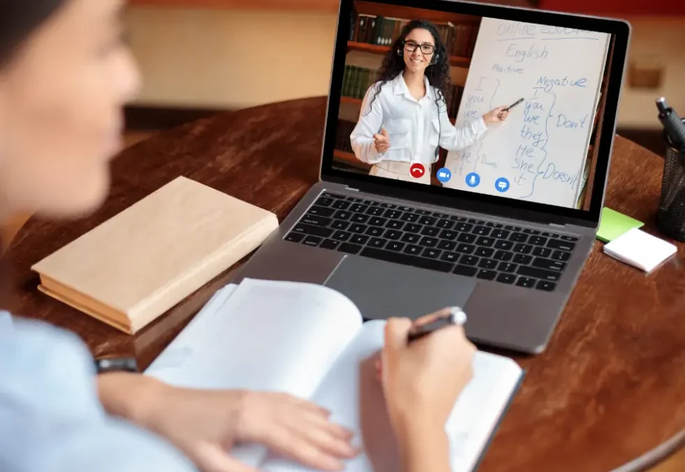 Top 5 Benefits of Distance Learning Courses